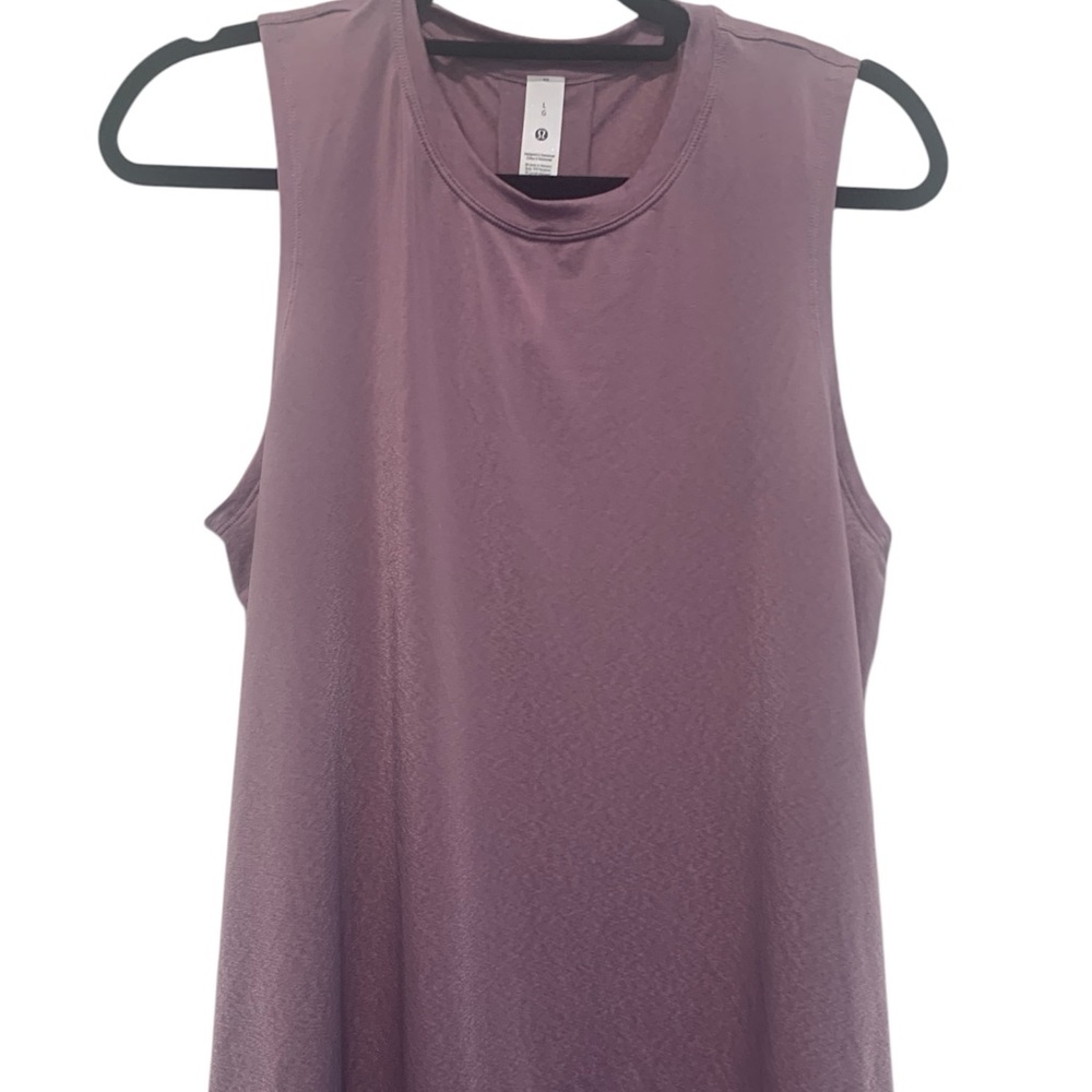 74. NWT Lululemon lightweight split-back training tank Size XL